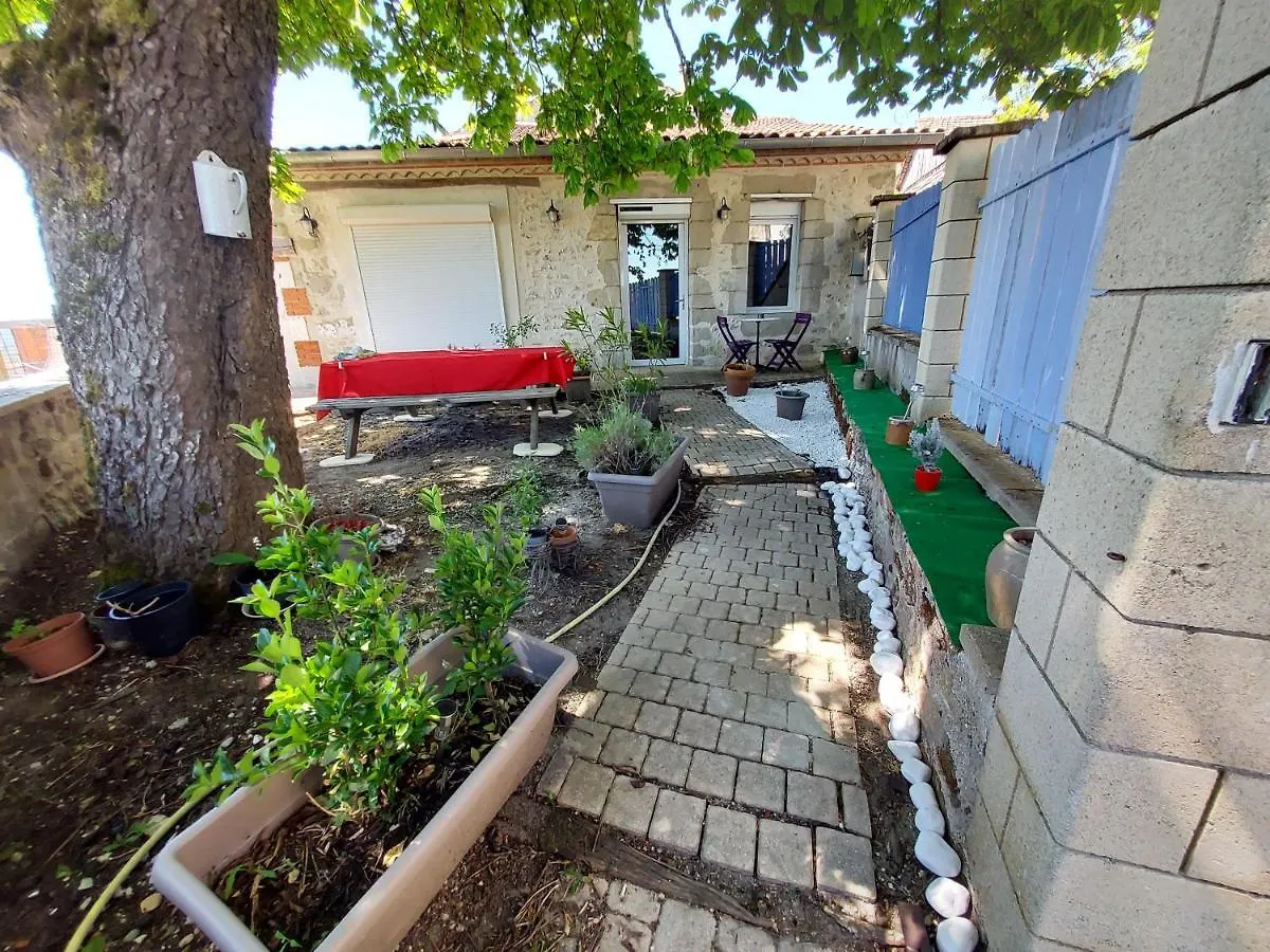 Studio Bellevue 3 Rue Du Bourg A Montastruc 47380 Entree Independante 0*, Montastruc (Hautes-Pyrenees) Frankrig