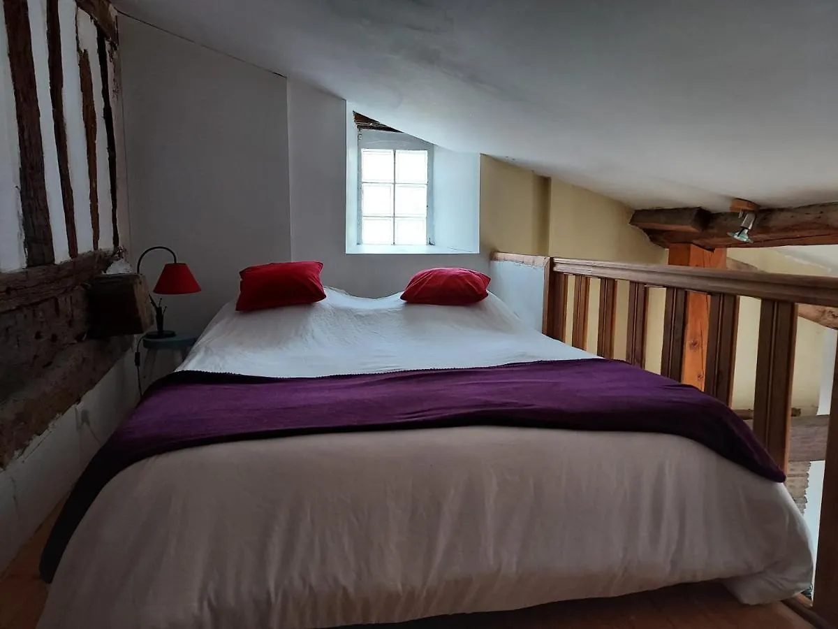 Studio Bellevue 3 Rue Du Bourg A Montastruc 47380 Entree Independante Montastruc (Hautes-Pyrenees)